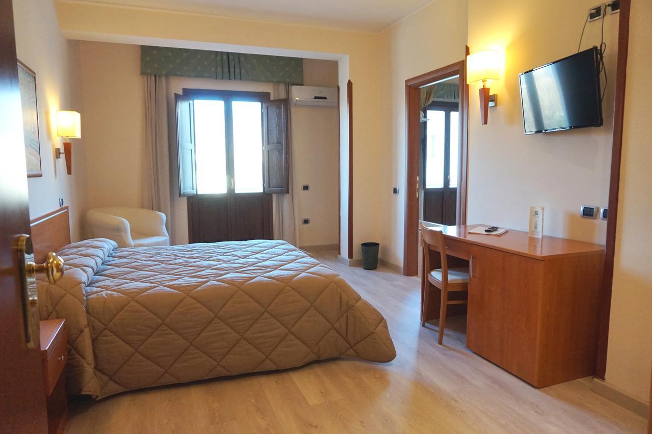 Bel Sito Hotel Due Torri 마노칼자티 외부 사진