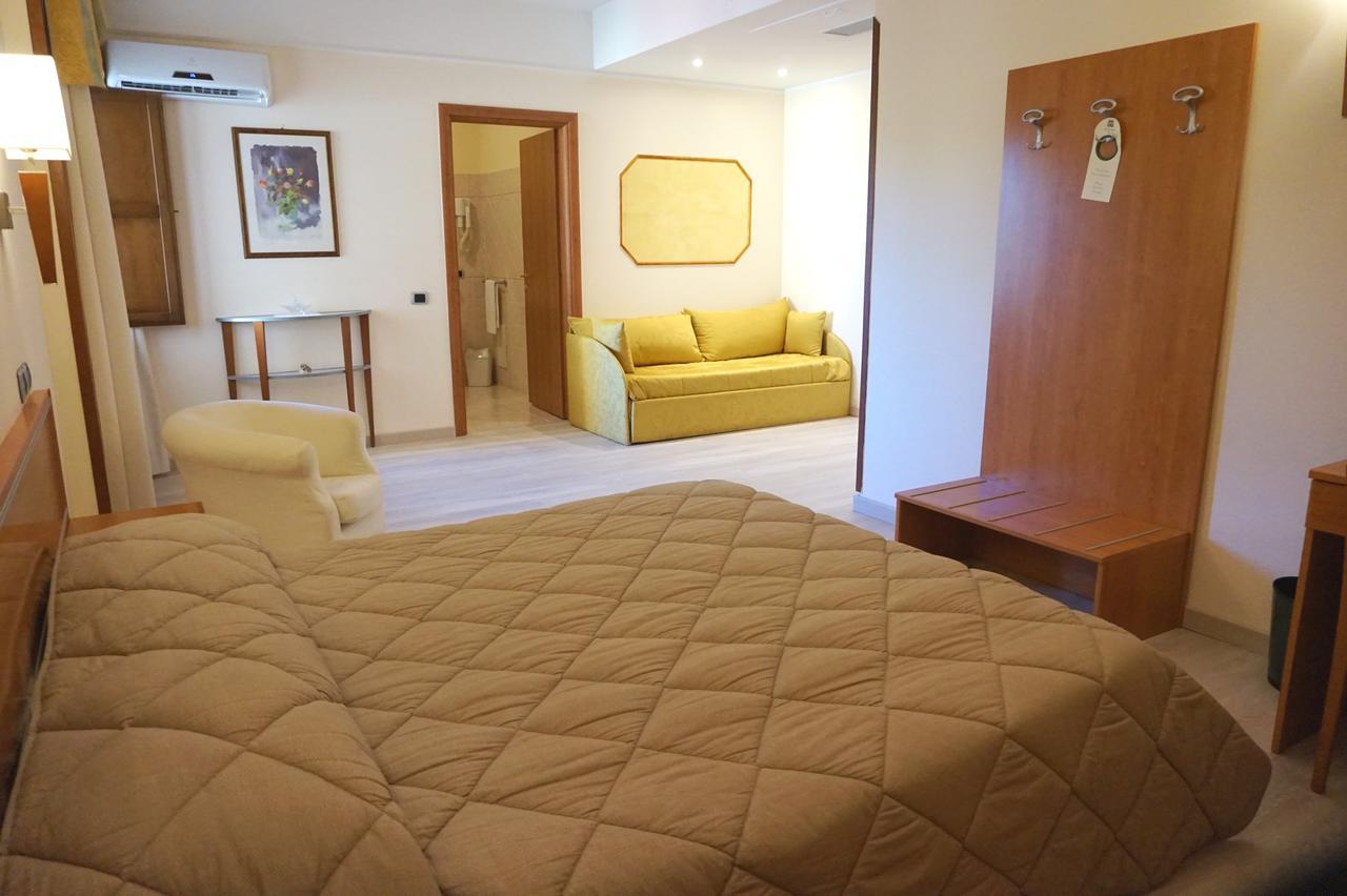 Bel Sito Hotel Due Torri 마노칼자티 외부 사진